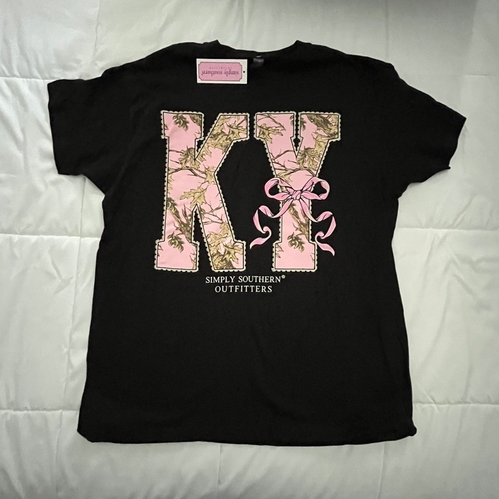 Simply Southern Black “KY” Tee. Size Medium